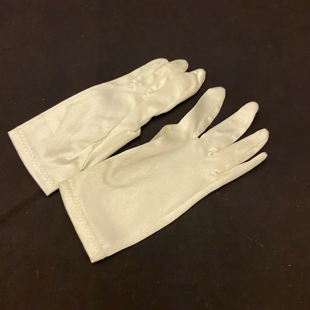#6252 Girls Shiny Nylon Dress Gloves Size M made in Hong Kong